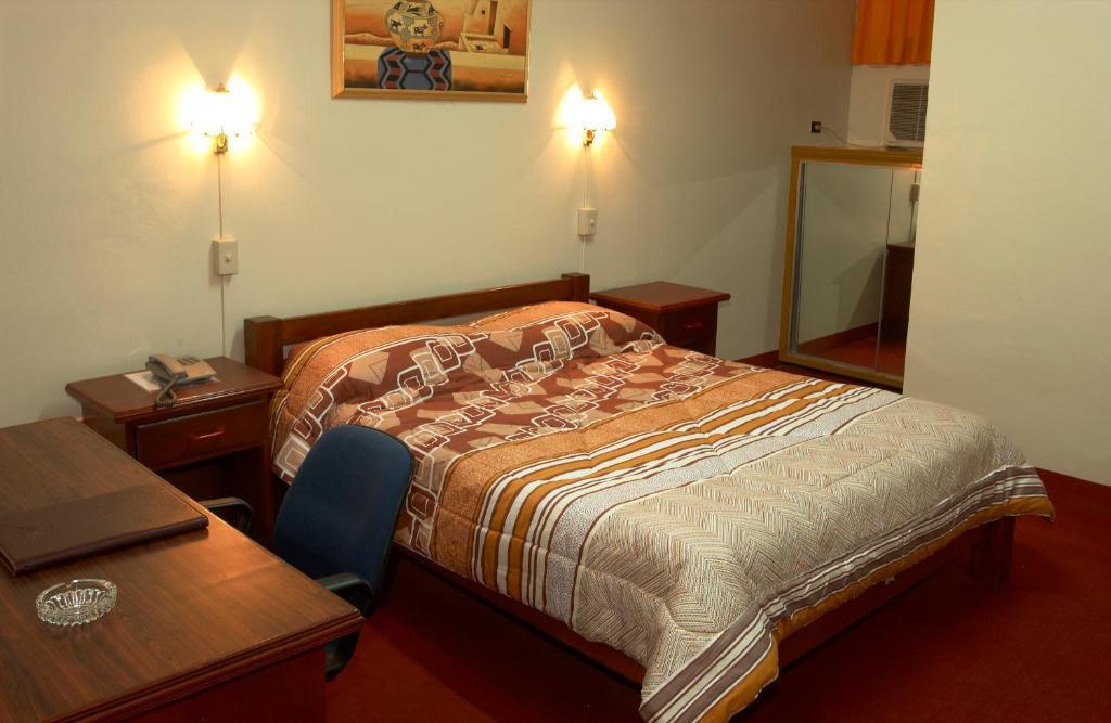 Phoenix Hotel Анхелес Стая снимка